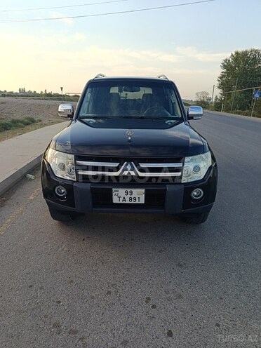 Mitsubishi Pajero 2007, 242,000 km - 3.0 л - Yevlax