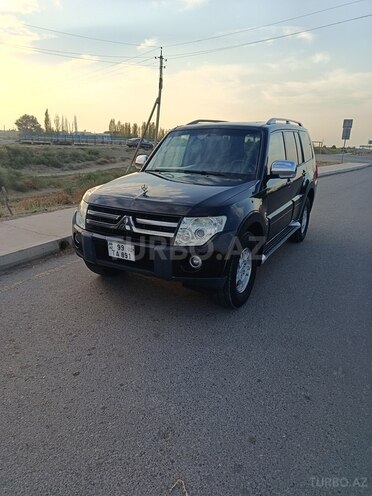 Mitsubishi Pajero 2007, 242,000 km - 3.0 л - Yevlax
