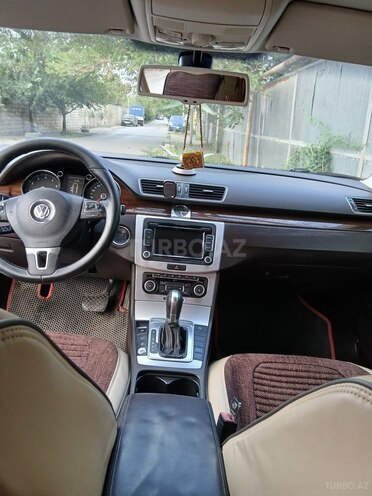 Volkswagen Passat 2011, 283,000 km - 1.8 л - Bakı