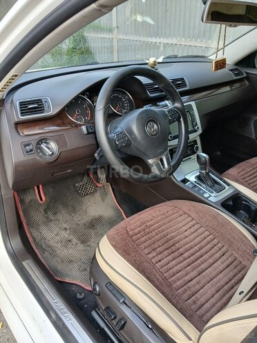 Volkswagen Passat 2011, 283,000 km - 1.8 л - Bakı