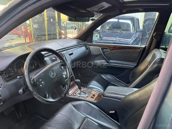 Mercedes E 280 1999, 206,354 km - 2.8 l - Sumqayıt