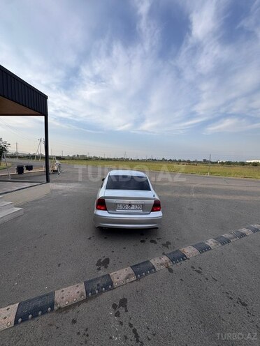Opel Vectra 1999, 325,000 km - 1.6 л - Qazax