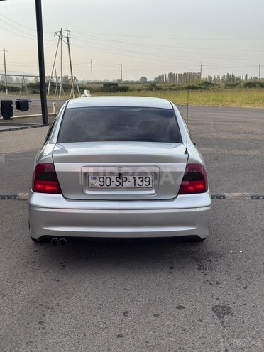 Opel Vectra 1999, 325,000 km - 1.6 л - Qazax