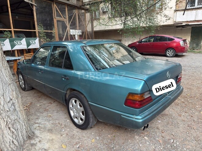 Mercedes  1990, 415,054 km - 2.0 l - Bakı