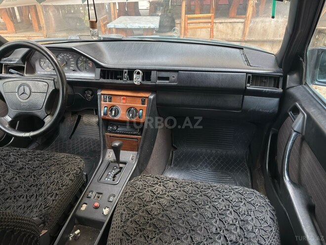 Mercedes  1990, 415,054 km - 2.0 l - Bakı