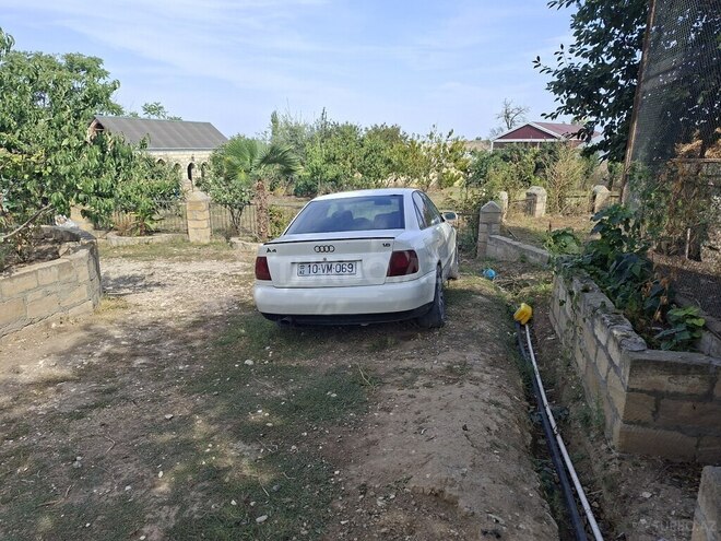 Audi A4 1998, 275,000 km - 1.8 l - Tovuz