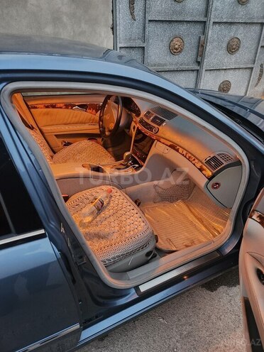 Mercedes E 320 2002, 293,600 km - 3.2 l - Bakı