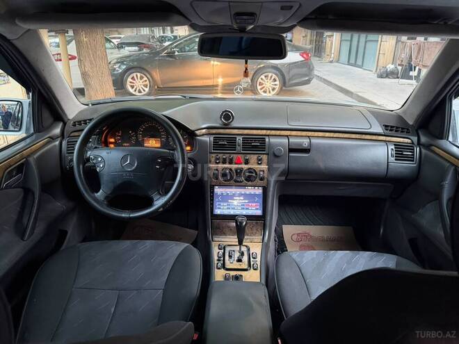 Mercedes E 270 2000, 570,000 km - 2.7 l - Bakı