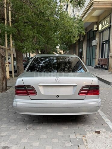 Mercedes E 270 2000, 570,000 km - 2.7 l - Bakı