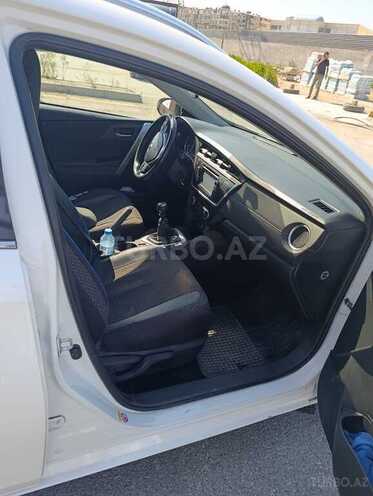 Toyota Auris 2015, 190,000 km - 1.4 l - Bakı