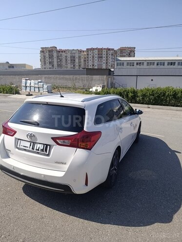 Toyota Auris 2015, 190,000 km - 1.4 l - Bakı