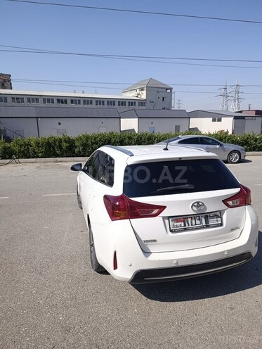 Toyota Auris 2015, 190,000 km - 1.4 l - Bakı