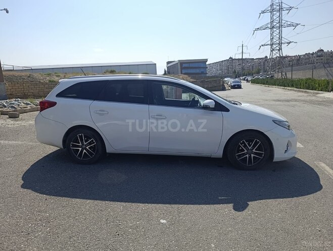Toyota Auris 2015, 190,000 km - 1.4 l - Bakı