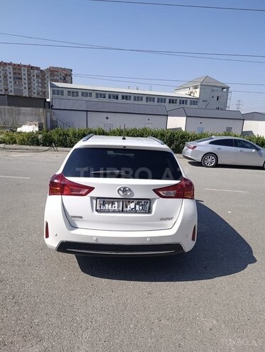 Toyota Auris 2015, 190,000 km - 1.4 l - Bakı