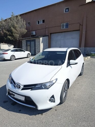 Toyota Auris 2015, 190,000 km - 1.4 l - Bakı
