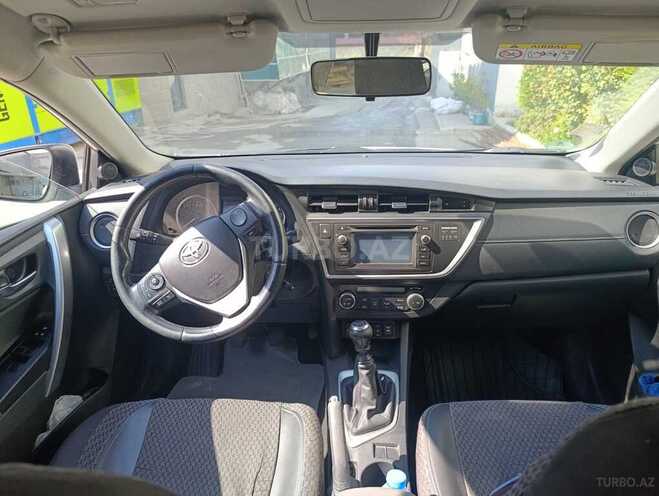 Toyota Auris 2015, 190,000 km - 1.4 l - Bakı