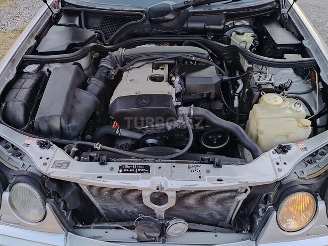 Mercedes E 200 1998, 250,000 km - 2.0 l - Bərdə