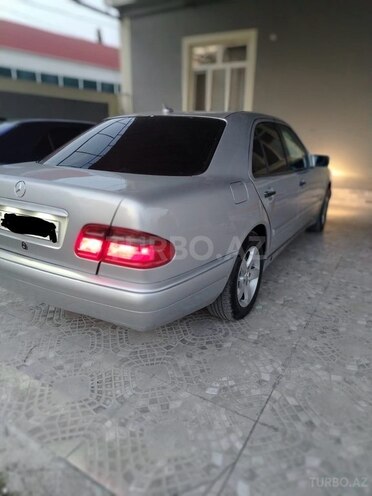 Mercedes E 200 1998, 250,000 km - 2.0 l - Bərdə
