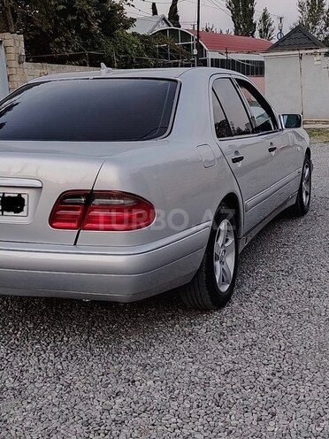 Mercedes E 200 1998, 250,000 km - 2.0 l - Bərdə