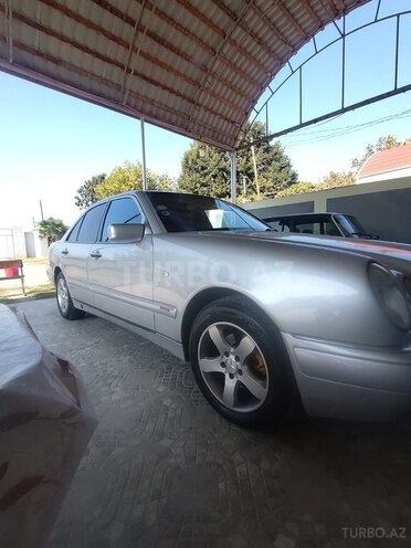 Mercedes E 200 1998, 250,000 km - 2.0 l - Bərdə
