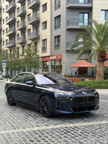 BMW i7 2023, 30,000 km - 0.0 l - Bakı
