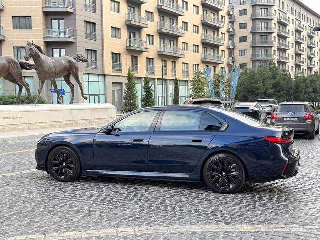 BMW i7 2023, 30,000 km - 0.0 l - Bakı