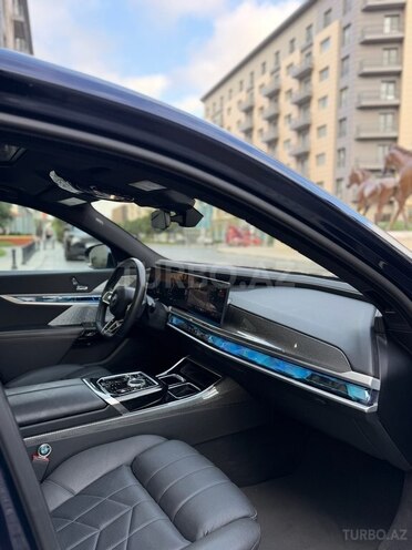 BMW i7 2023, 30,000 km - 0.0 l - Bakı