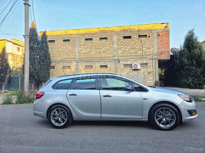Opel Astra 2014, 300,000 km - 1.6 l - Gəncə