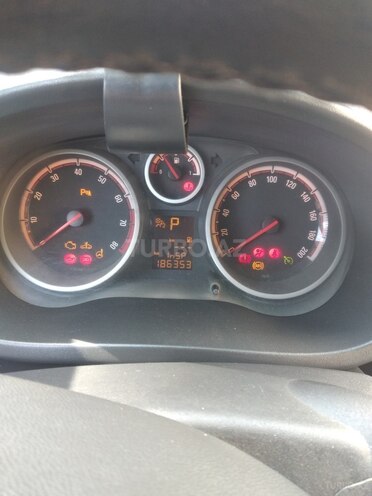 Opel Corsa 2013, 187,000 km - 1.4 l - Bakı