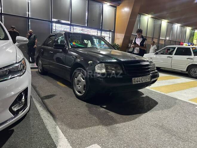 Mercedes C 220 1995, 319,218 km - 2.2 l - Şamaxı