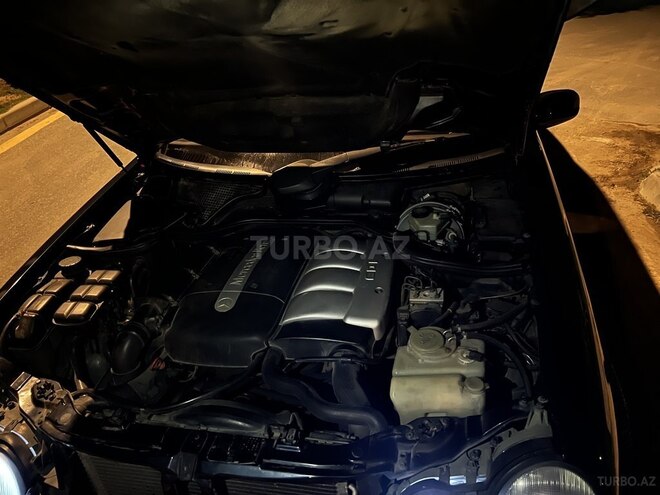 Mercedes E 220 2001, 367,000 km - 2.2 l - Bakı