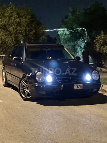Mercedes E 220 2001, 367,000 km - 2.2 l - Bakı