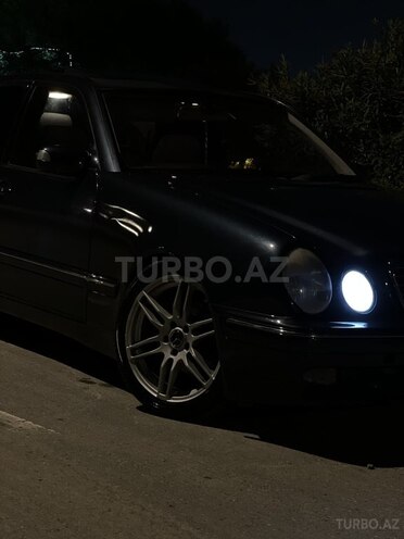 Mercedes E 220 2001, 367,000 km - 2.2 l - Bakı