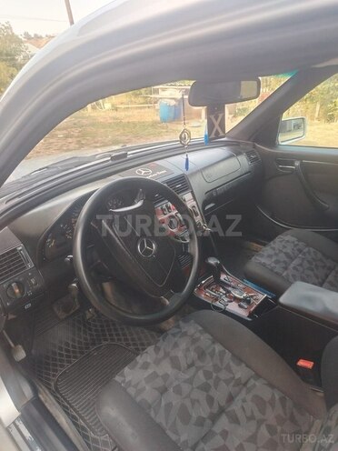 Mercedes C 200 2000, 200,110 km - 2.0 л - Qazax