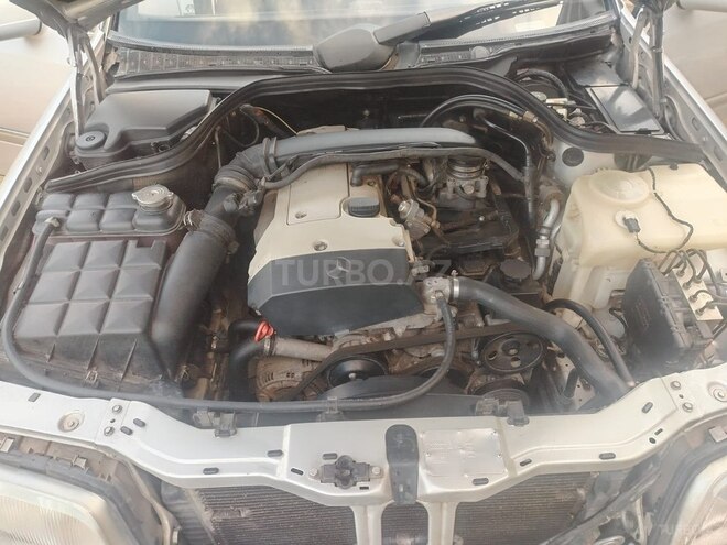 Mercedes C 200 2000, 200,110 km - 2.0 л - Qazax