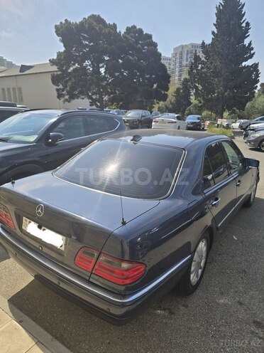 Mercedes E 200 1998, 466,600 km - 2.0 l - Bakı