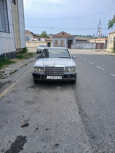 Mercedes 190 1991, 450,000 km - 2.0 l - Quba