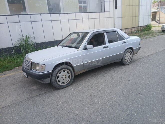 Mercedes 190 1991, 450,000 km - 2.0 l - Quba