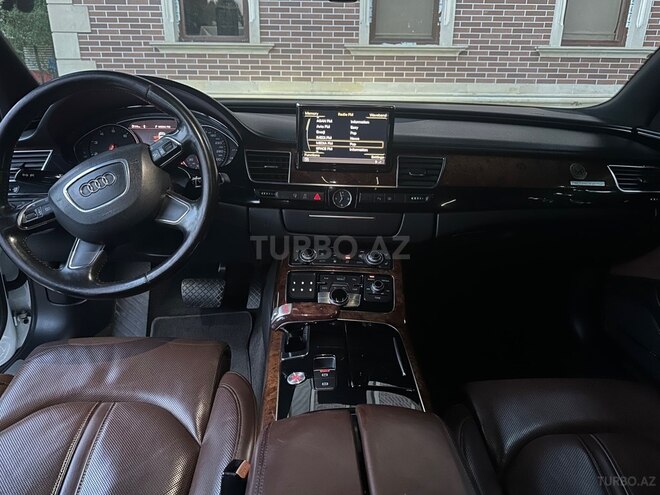 Audi A8 2011, 267,000 km - 4.0 l - Bakı
