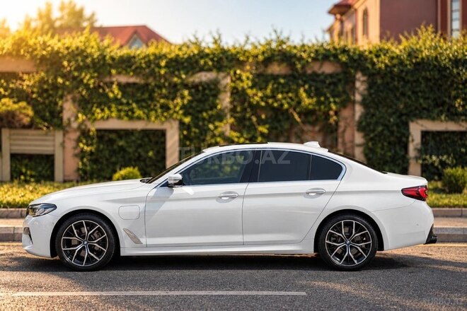 BMW 530e 2018, 135,000 km - 2.0 л - Bakı