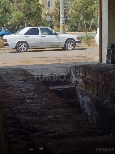 Mercedes 190 1988, 411,111 km - 2.0 l - Sabirabad