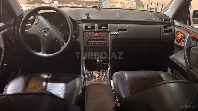 Mercedes E 240 2001, 411,000 km - 2.4 l - Şəmkir