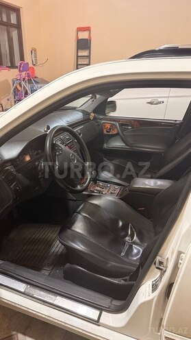 Mercedes E 240 2001, 411,000 km - 2.4 l - Şəmkir