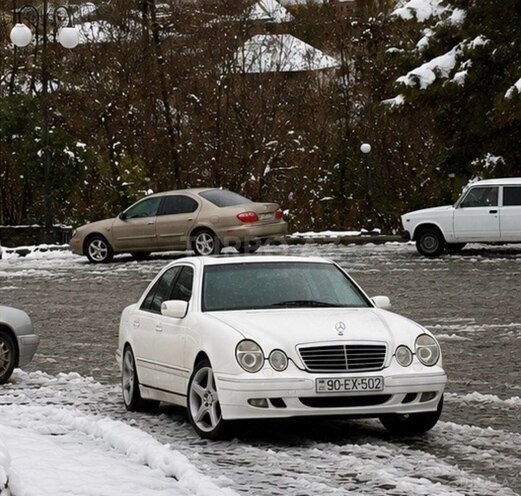 Mercedes E 240 2001, 411,000 km - 2.4 l - Şəmkir