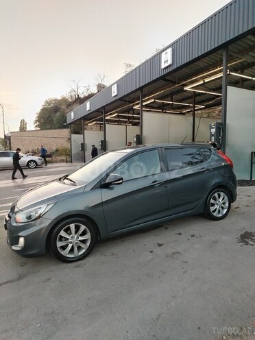 Hyundai Accent 2012, 350,000 km - 1.6 l - Qusar