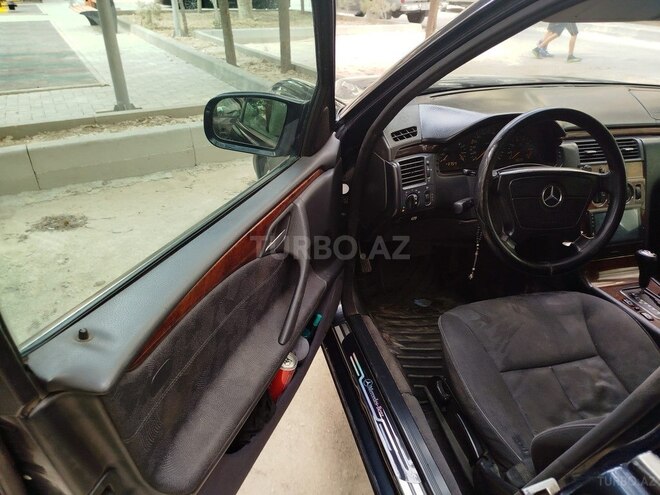 Mercedes E 230 1995, 588,000 km - 2.3 l - Bakı