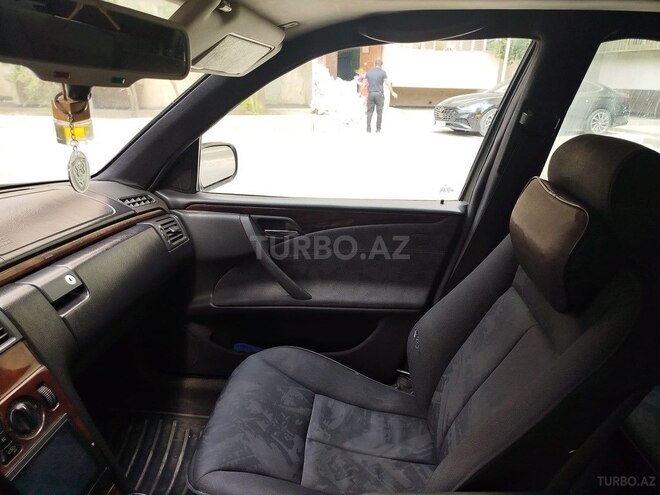 Mercedes E 230 1995, 588,000 km - 2.3 l - Bakı