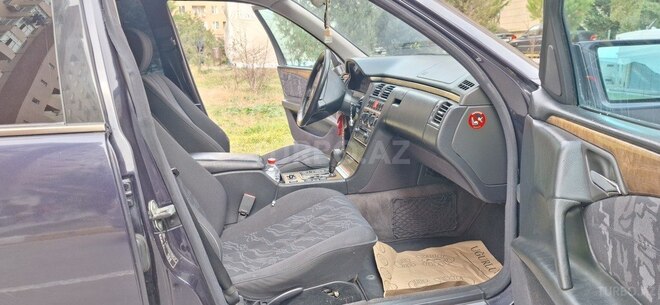 Mercedes E 220 1999, 490,000 km - 2.2 л - Bakı