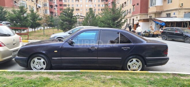 Mercedes E 220 1999, 490,000 km - 2.2 л - Bakı