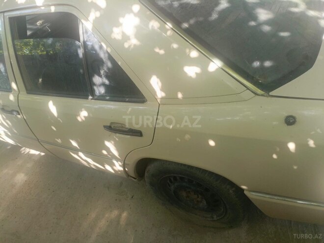 Mercedes  1992, 250,000 km - 2.0 l - Sabirabad